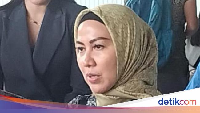 Venna Melinda Opens up Ferry Irawan’s Brutality and Claims Not to Be Supported