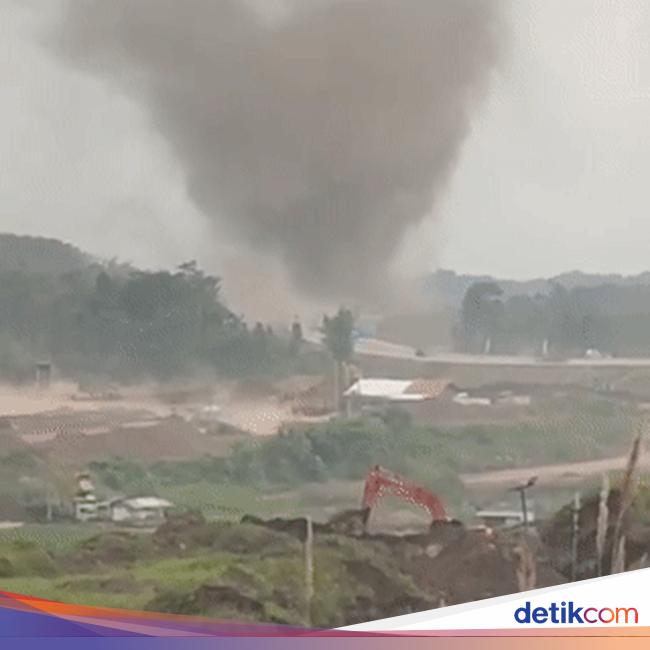 10 Houses Damaged by a Tornado in Sumedang