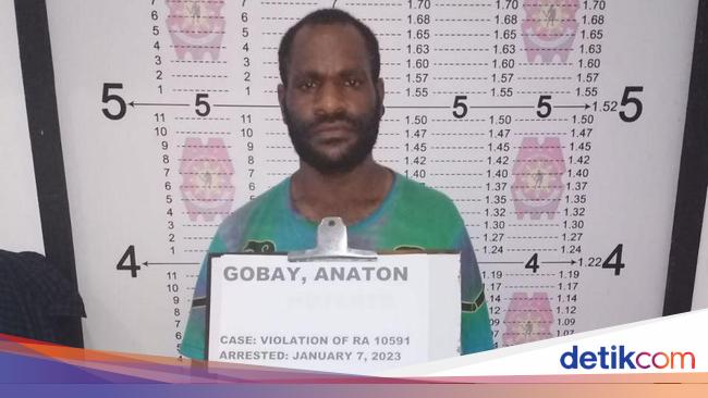 Recognition by Anton Gobay of Carrying Illegal Rifles Sympathizers of Free Papua