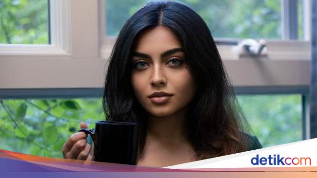 Kisah Streamer OnlyFans Hobi Kuliah, Dijuluki 'Hot Science Girl'