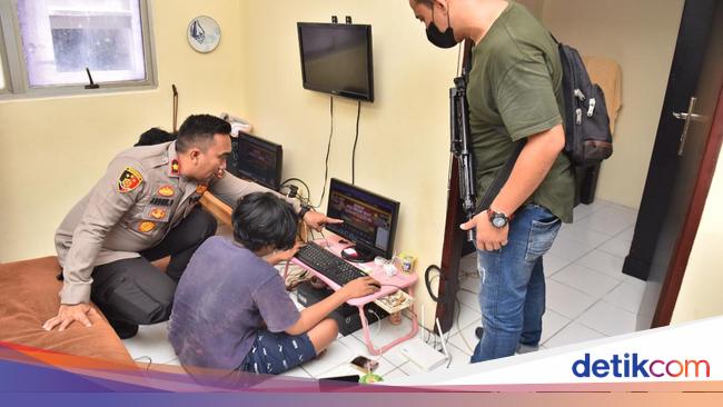 Police Raid Online Gambling Headquarters in West Jakarta Apartments, 24 People Arrested