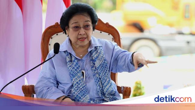 Megawati’s story is considered un-Islamic even though she has performed 2 pilgrimages and 3 Umrahs