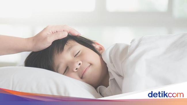 Si Kecil Senyum Senyum Saat Tidur Ini 3 Kemungkinan Penyebabnya