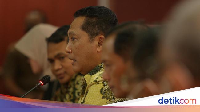 Buwas Reveals Reasons for Minister of Agriculture Not Appearing at Meeting with Jokowi This Morning