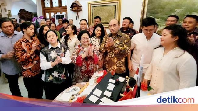 Momen Spesial Syukuran Ultah ke-76, Megawati Nyanyi Lagu 'My Way' - detikNews