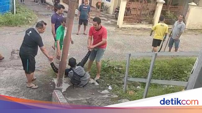 Kepergok Curi Kotak Amal Pria Di Jambi Diseret Diikat Ke Tiang Listrik