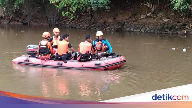 Bocah Tenggelam Di Kali Ciliwung Jaksel Ditemukan Tewas