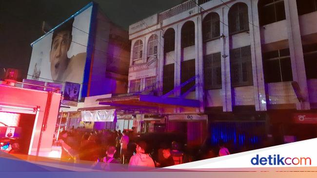 Gudang Toko Asia Baru di Jalan Sutomo Medan Terbakar
