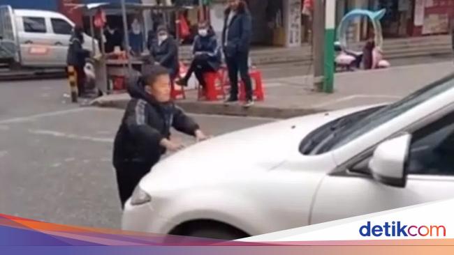 Video ‘Little Jack Ma’ Begging Viral, Netizens Furious