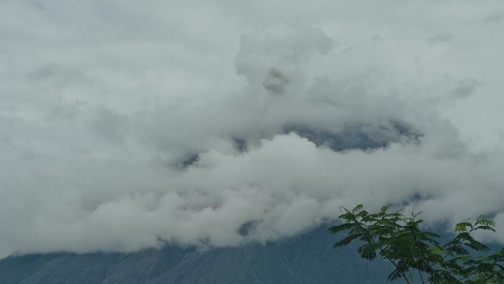 Semeru Kembali Erupsi, Letusan Setinggi 500 Meter Dari Puncak Mahameru