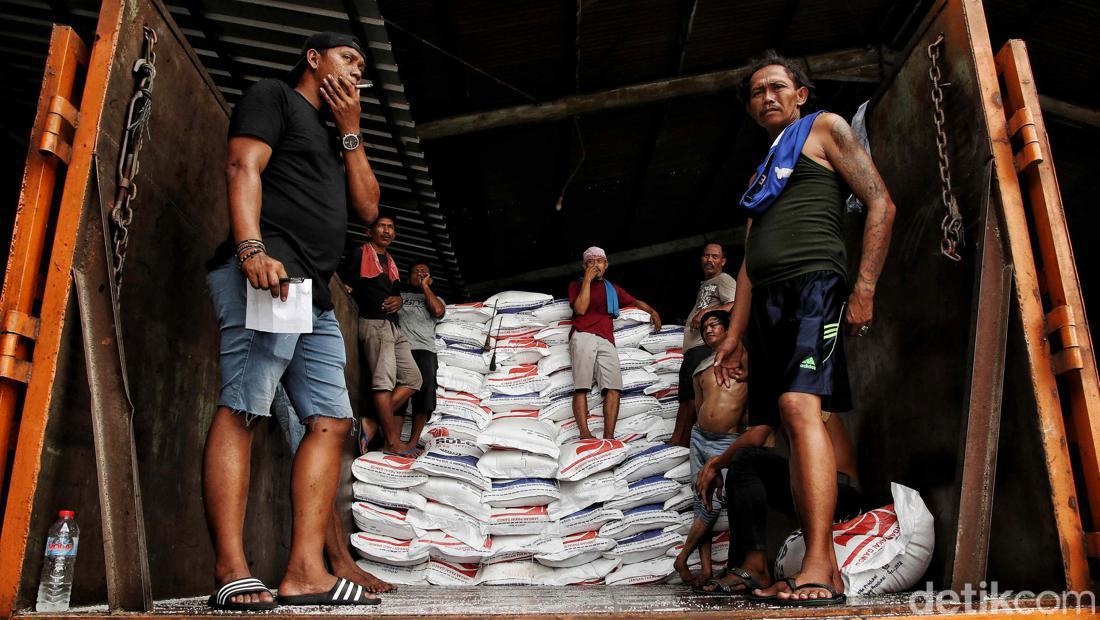 Gawat! Stok Beras Di Pasar Induk Cipinang Cuma Cukup Sampai 5 Hari