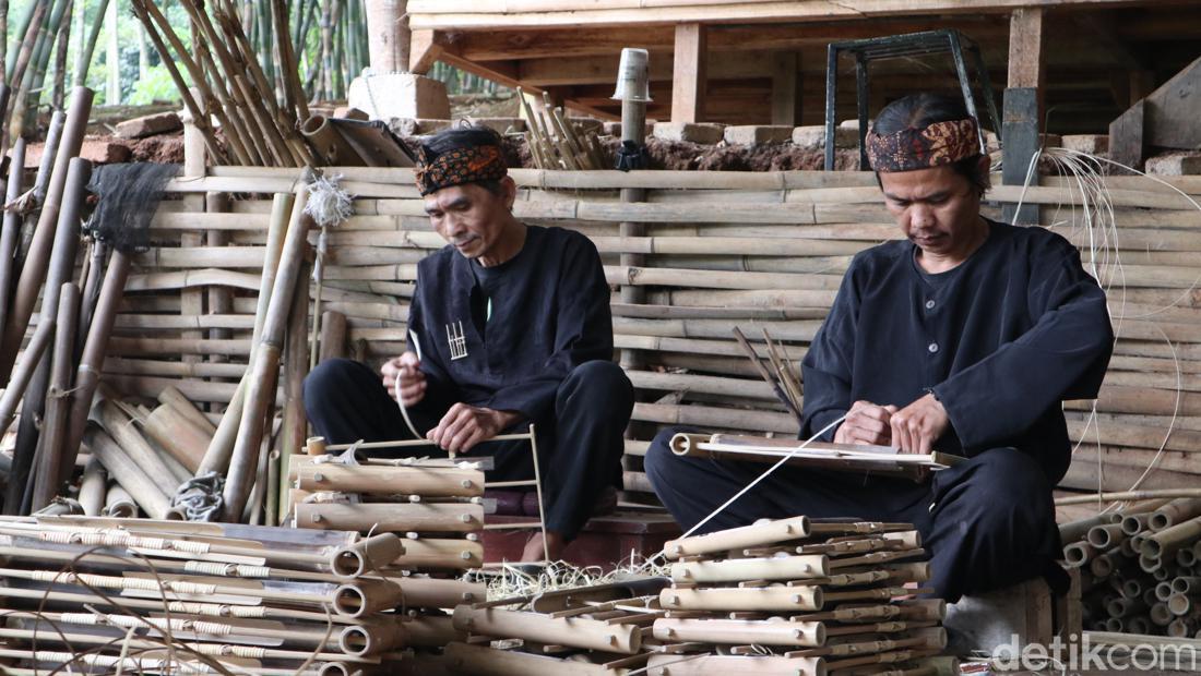 Cara Memainkan Angklung, Sejarah, Dan Jenisnya