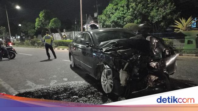 Sopir Dan Penumpang Bugil Di Mobil Dinas Dprd Jambi Sama Sama Masih Sma