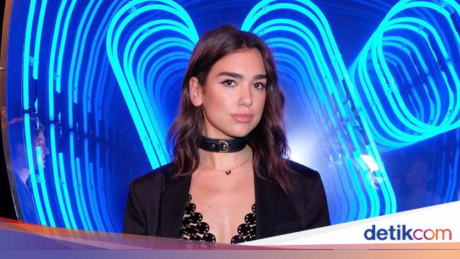Dua Lipa Jadi Barbie Versi Puteri Duyung di &lsquo;Barbie The Movie&rsquo;
