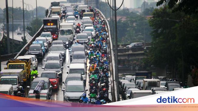 Day to Day Stories of Traffic Jams at TB Simatupang Increasingly Horrifying