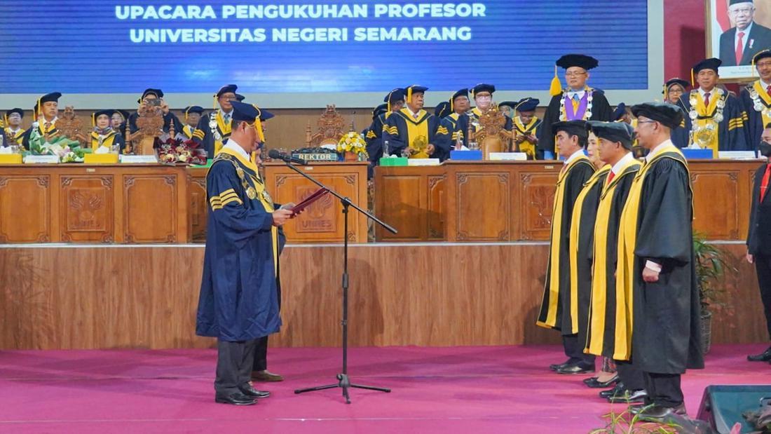 Universitas Negeri Semarang Kukuhkan 4 Guru Besar Sekaligus