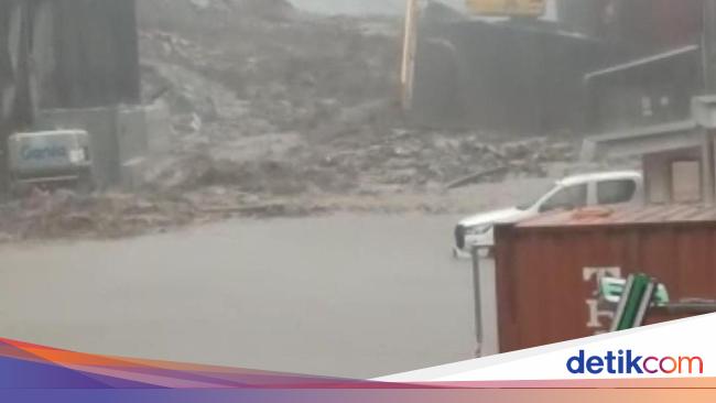 13 Freeport Employees Trapped Due to Flood and Landslide in Tembagapura