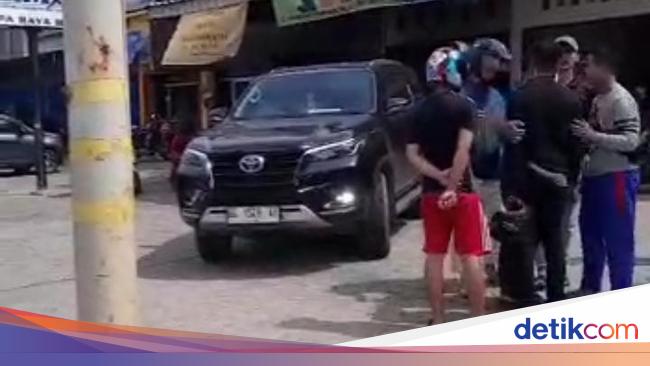 Sopir Truk Viral Ngamuk ke Polisi di Palembang, Marah Banting Botol Saat Ditanya SIM