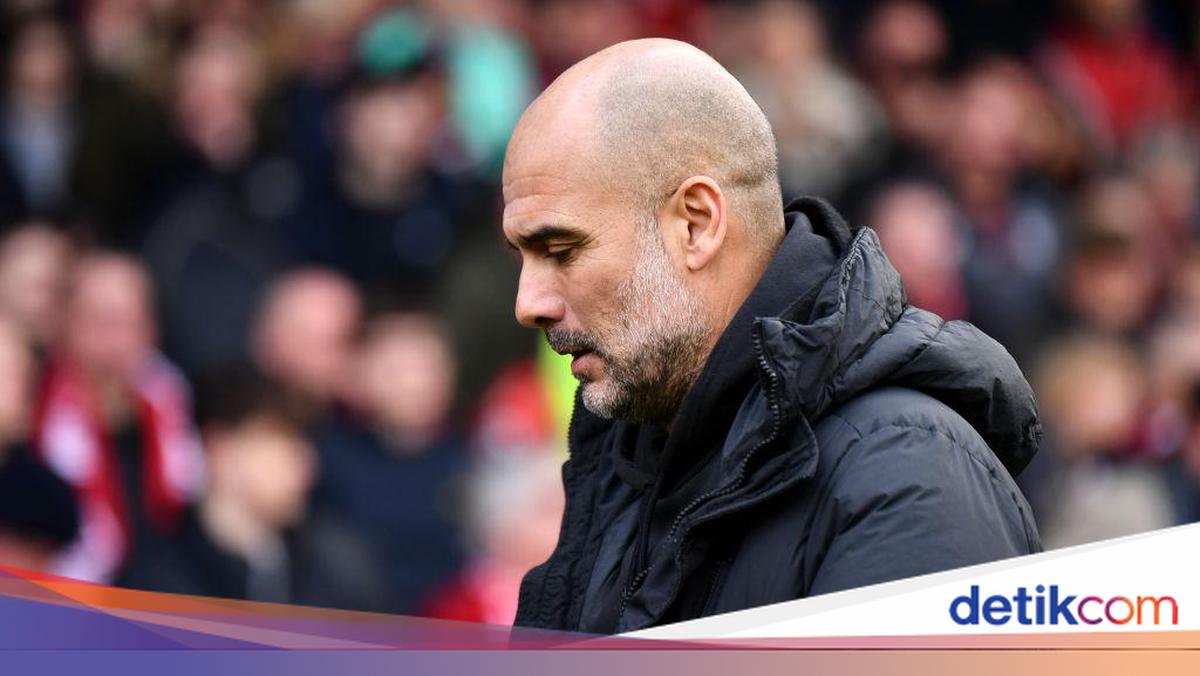 Pep Guardiola Pusing Berat