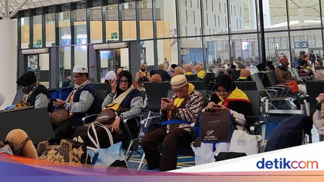 Lion Air Jeddah-Jakarta Delay for Hours, Passengers Waiting for Certainty