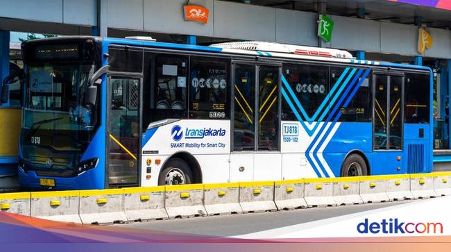 3 Facts About a Woman Motorcyclist Died After Entering a TransJakarta Busway