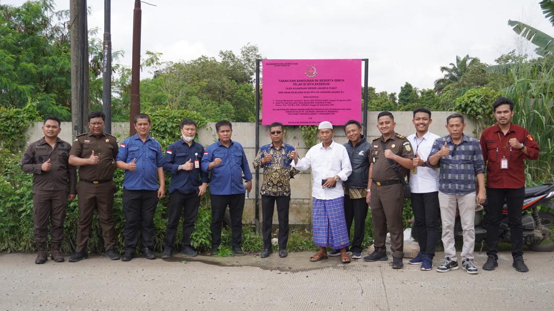 Kasus Jiwasraya, Kejagung Sita 16 Bidang Tanah Benny Tjokro Di Parung ...