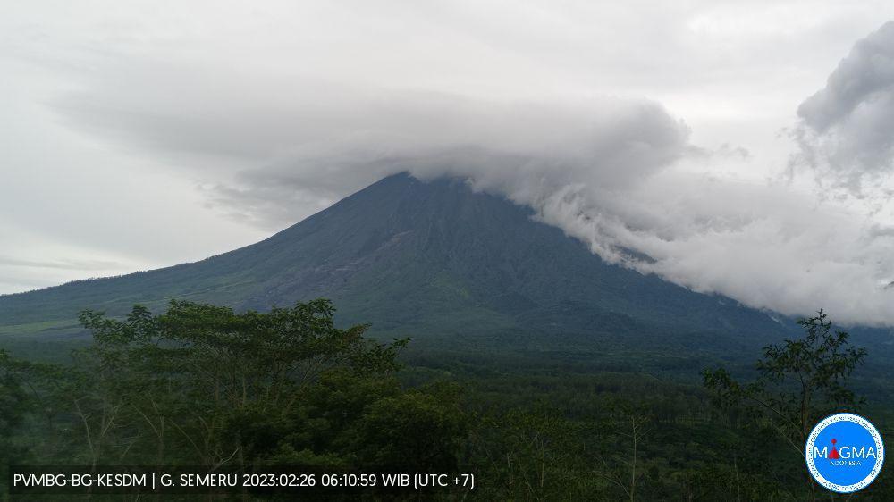 Penampakan Gunung Semeru Usai Muntahkan Awan Panas Guguran