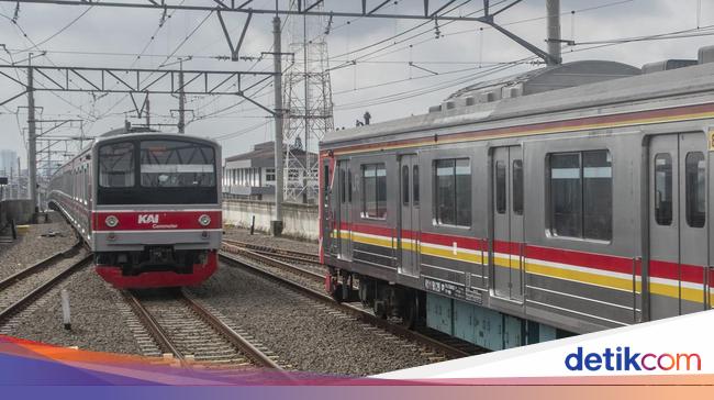 Ada Demo, Stasiun Commuter Line Dijaga Ketat