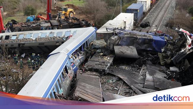 Greek PM Reveals Deadly Train Vs Train Collision Due to Human Error