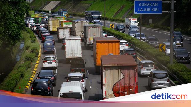 Hotman Paris Sentil Mobil Pejabat Lewat Bahu Jalan Tak Ditilang, Beda ...