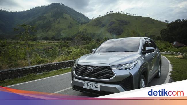 Mau Tukar Tambah Innova Reborn ke Innova Zenix Hybrid? Ini Cara Mudahnya