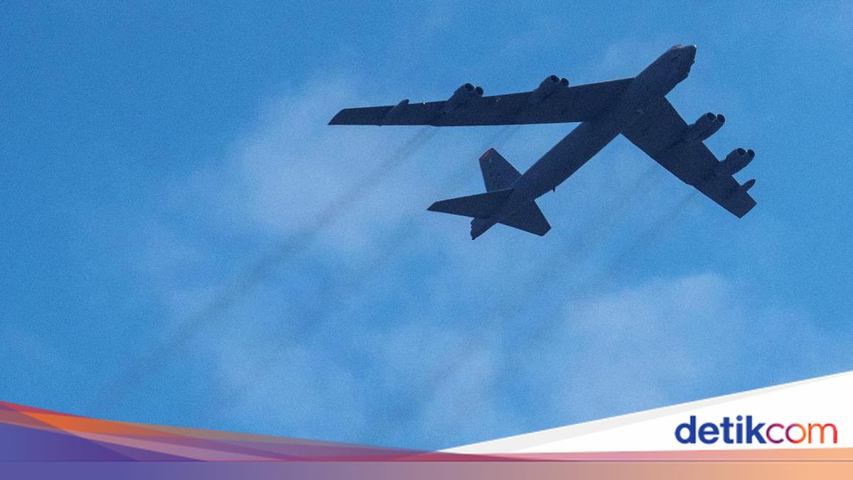 Bomber B-52 AS Jatuh di California, Menukik 1.500 Meter/Menit, 8 Tewas Jatuh Tak Bersisa, Pesawat Bomber B-52 AS Menukik 1.500 Meter Per Menit