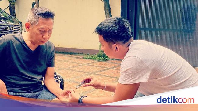 Tukul Arwana Masih Rutin Terapi, Anak Mohon Doa