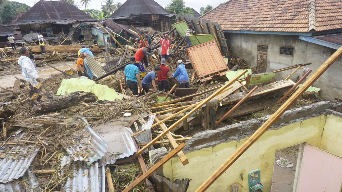 Potret Ganasnya Banjir Bandang Yang Terjang Lahat Sumsel