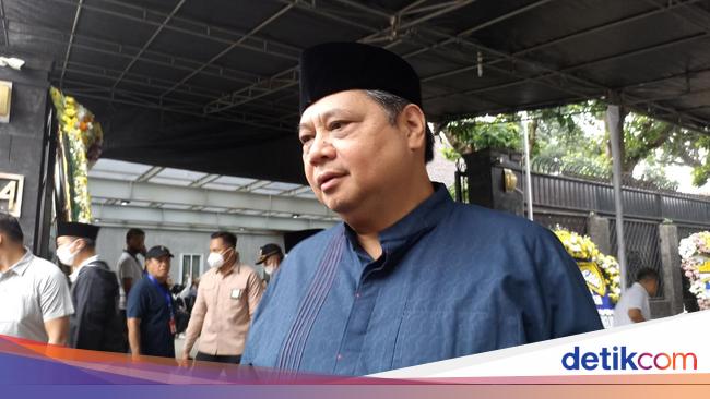 Moeldoko’s wife dies, Jokowi’s ministers mourn