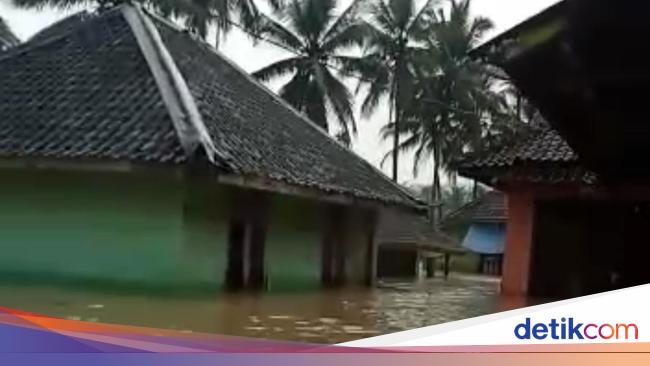 Ratusan rumah terendam banjir di Lebak