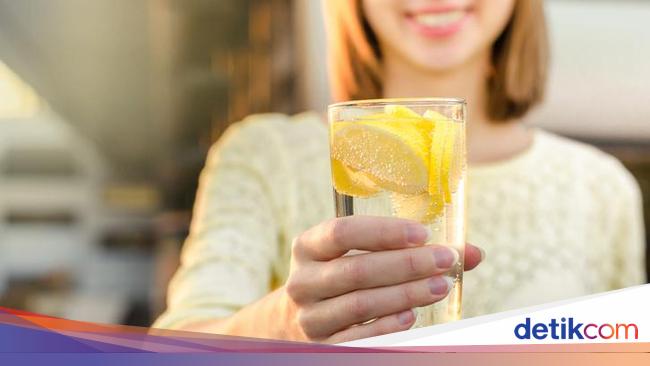 7 Manfaat Air Lemon untuk Diet, Ampuh Turunkan Berat Badan