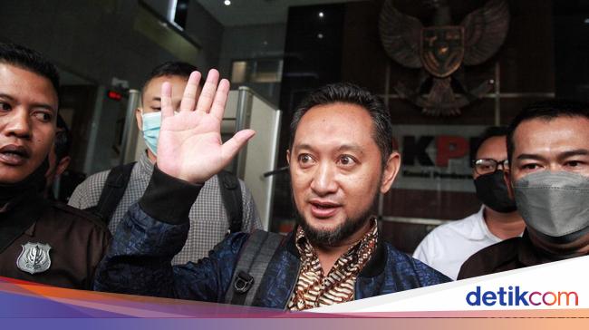 Former Makassar Customs Head’s Luxury Cars Seized by KPK