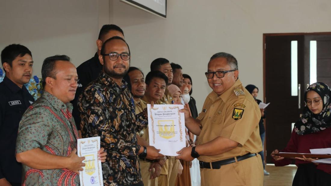 Bupati Sukabumi Ajak Penerima Beasiswa Untuk Tingkatkan Kualitas SDM