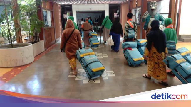 Calon Jemaah Umrah Terlantar di YIA, Kemenag Rembang: Paspor Mati