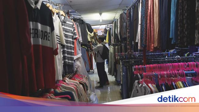 Jokowi Sempat Kesal Ada Impor Baju Bekas, Kok Thrifting Masih Edar Bebas?