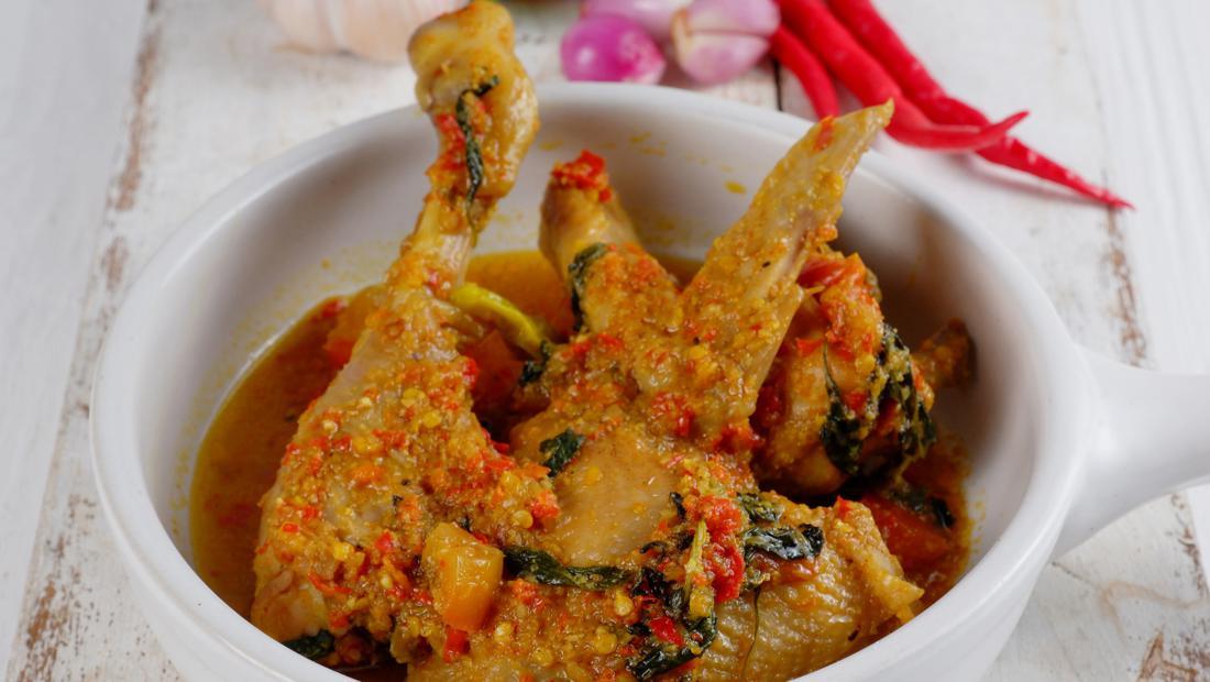 Resep Ayam Woku Kemangi Khas Manado Yang Pedas Enak Bumbunya