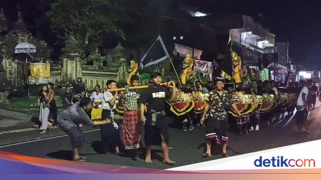 Suasana desa adat Kediri menjelang Nyepi