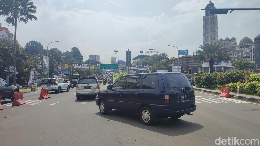 Arus Kendaraan Arah Puncak Bogor Meningkat, Polisi Rekayasa Lalin