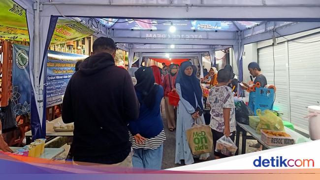 Berburu Takjil Di Pasar Ramadan Masjid Raya Baiturrahmah 2252