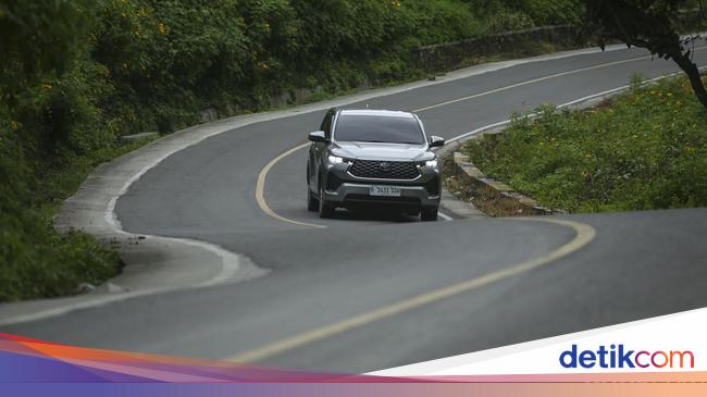 “New Toyota Kijang Innova Zenix: Seventh Generation Update and Fuel Consumption on Sumatra Road Trip”