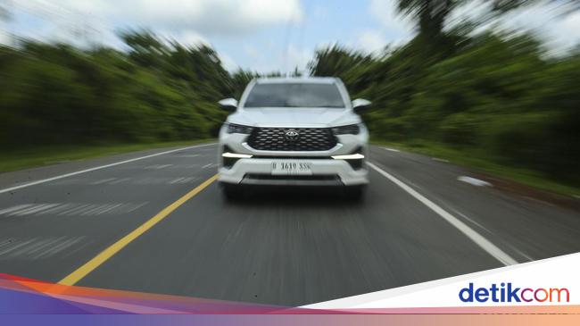 Ini yang Bikin Kijang Innova Zenix Hybrid Banyak Diburu Orang Indonesia