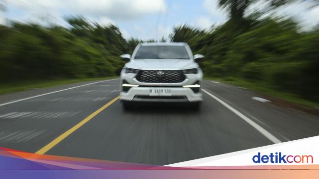 Ini yang Bikin Kijang Innova Zenix Hybrid Banyak Diburu Orang Indonesia