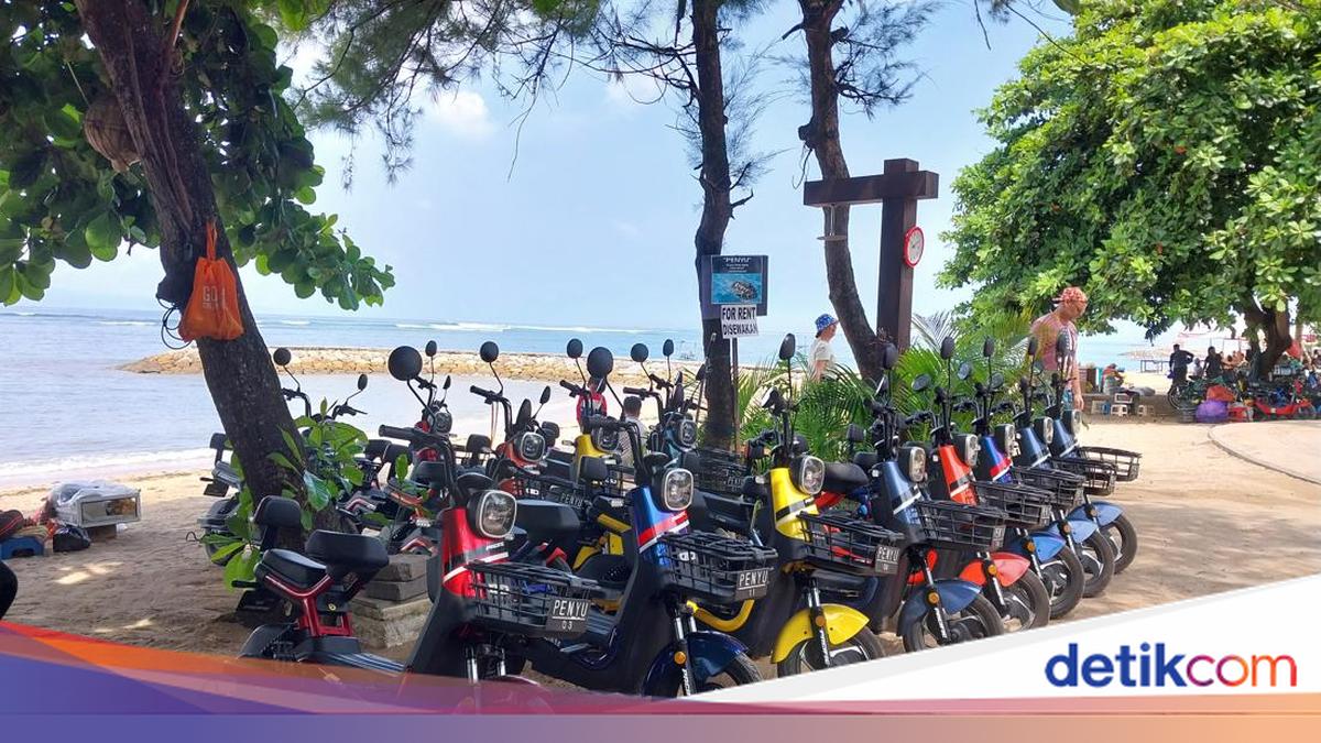 Sepeda Listrik di Pantai Sanur yang Layu Sebelum Berkembang