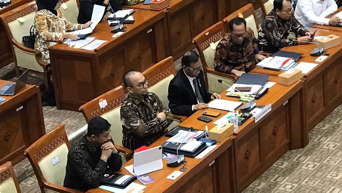 6 Jam Rapat Mahfud Md Dan DPR Tapi Rp 349 T Belum Terang Juga